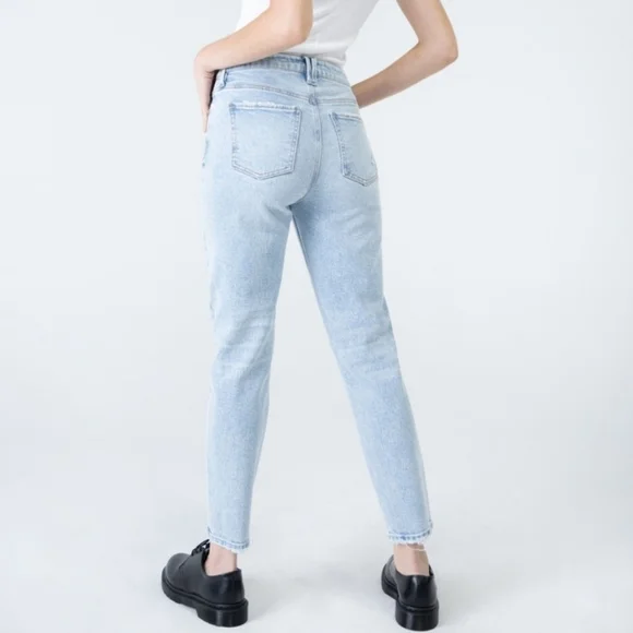 Unpublished Light Wash Debbie Mom Jean High Rise - Picture 2 of 9